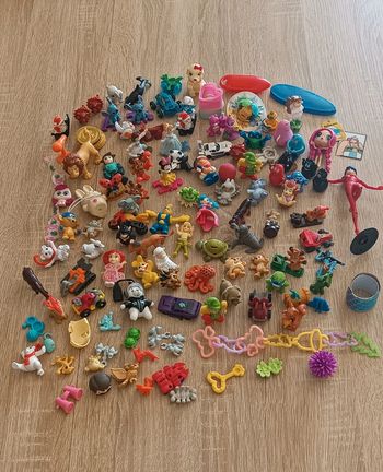 Lot de petits jouets