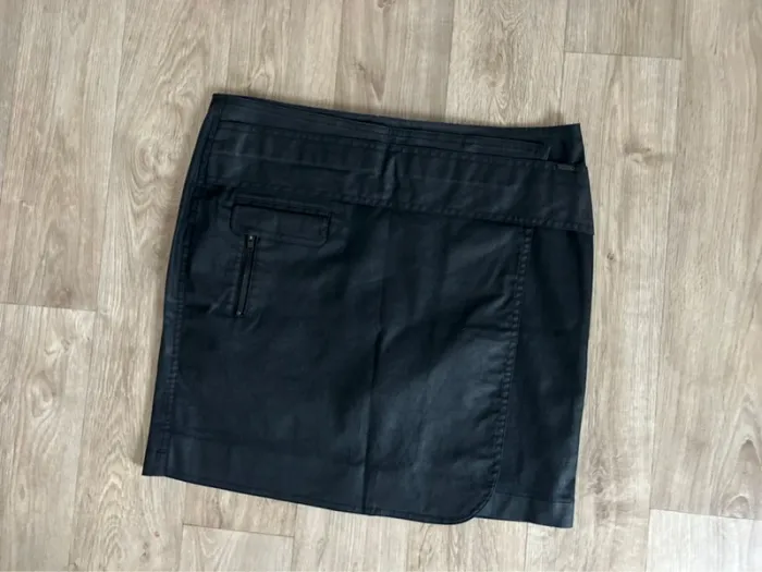 IKKS, minijupe noire pour l’hiver femme, taille 38