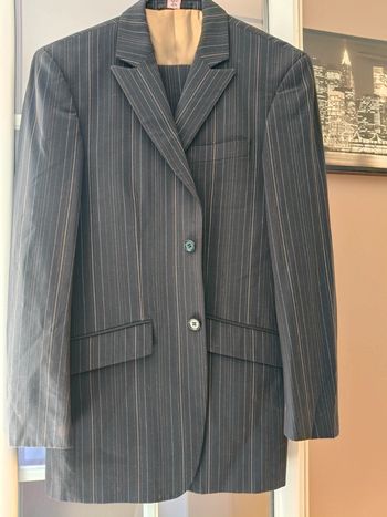 Costume Brice noir rayures blanc/ marron