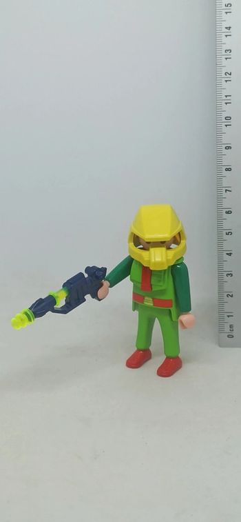 Homme agent de l'espace habits verts playmobil