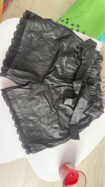 Short en cuir