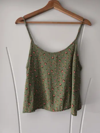 croc top kaki pull & bear
