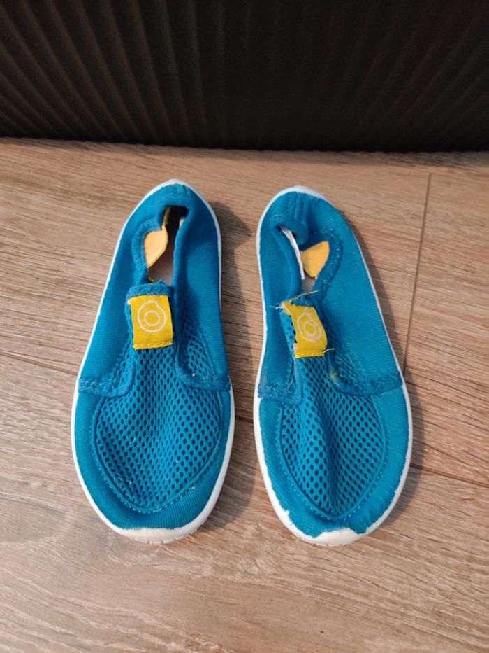 Chaussures aquatiques taille 28