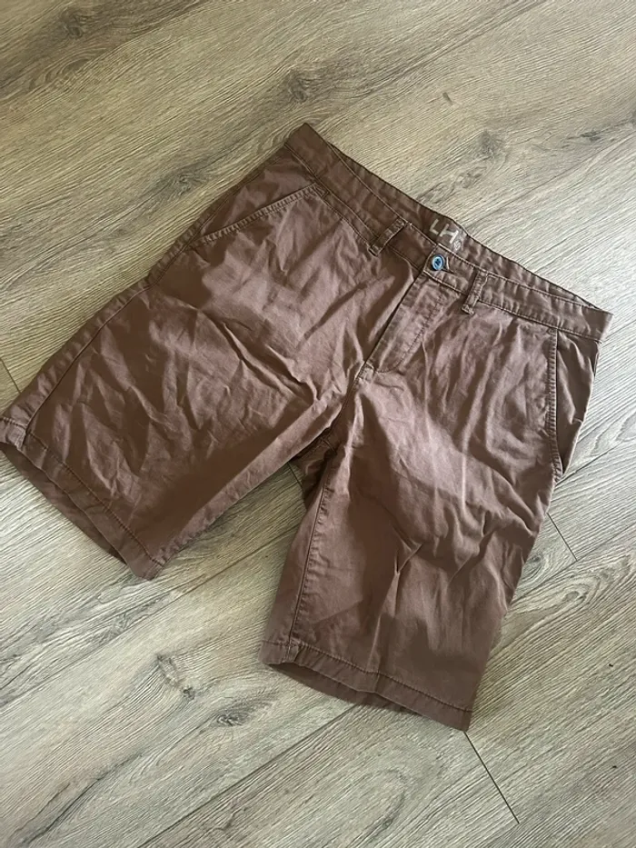 Short chino