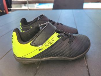 Chaussures foot decathlon 27