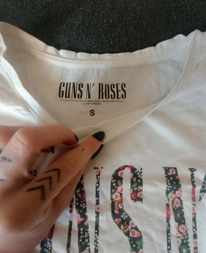 T-shirt Guns N' Roses taille S - photo numéro 2