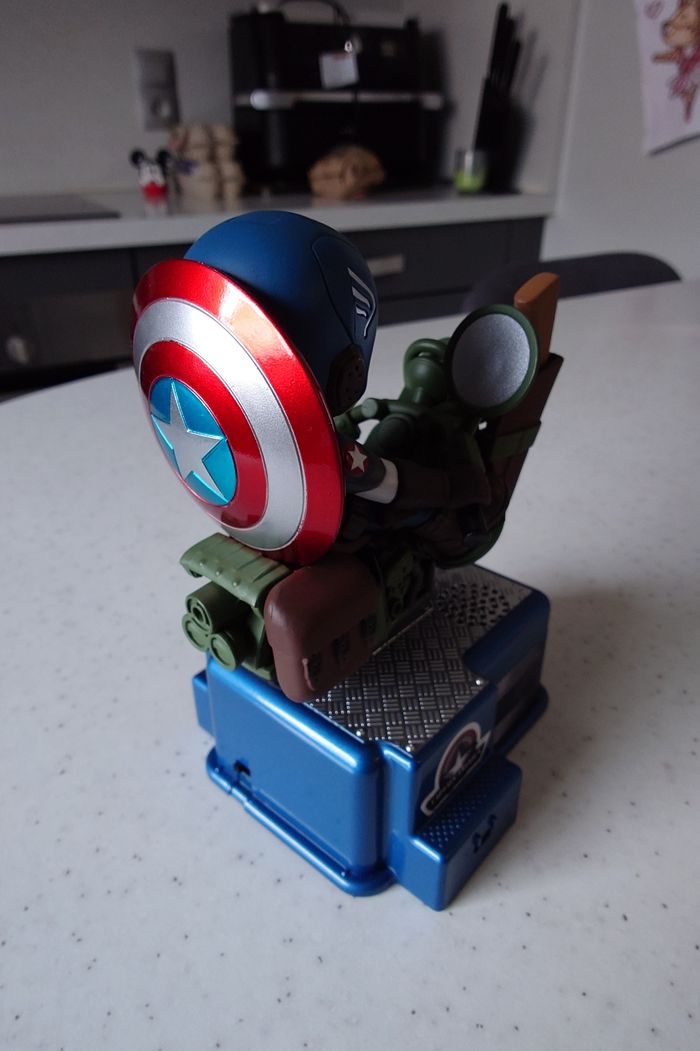 Figurine Hot Toys Cosbaby Cosrider Marvel Captain America - photo numéro 2