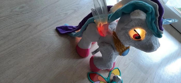 Peluche interactive Mila ma licorne maquillage magique - photo numéro 4