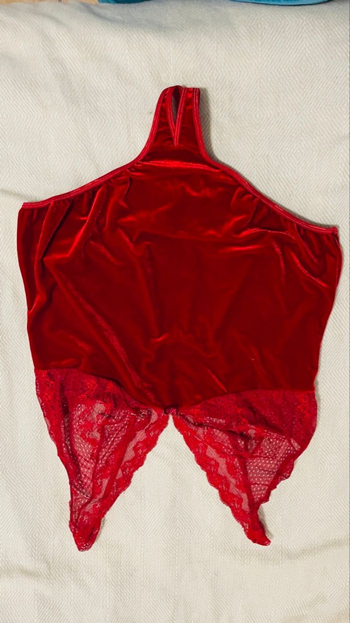 Body string fendu - photo numéro 2