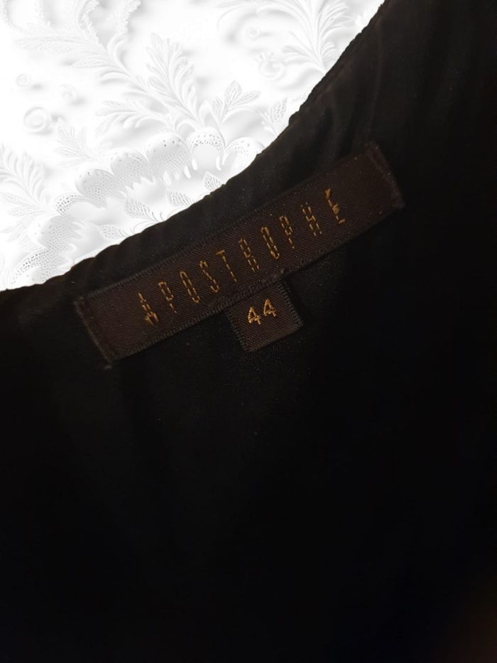 Robe Noire Apostrophe Paris – 100% Soie & Jeu de Transparence
- photo numéro 7