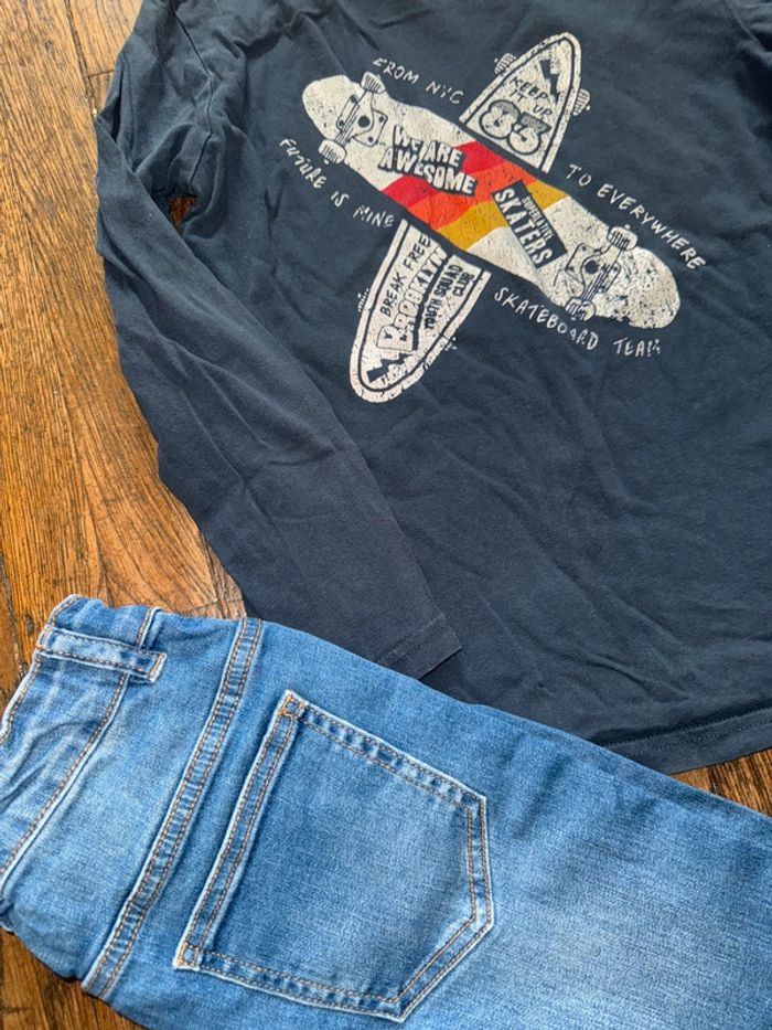 T-shirt tao (bon état) et jeans la redoute 10 ans - photo numéro 2