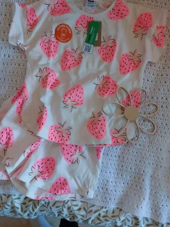 Ensemble pyjama fraises 🍓 5 ans