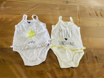 Lot de 2 bodies 12 mois