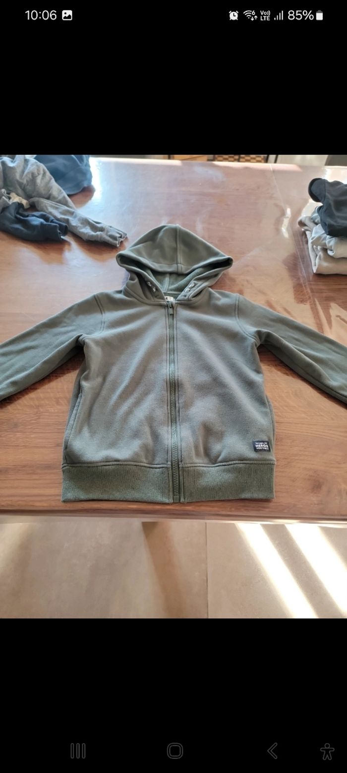 Lot de sweats garçon 8 ans - photo numéro 7