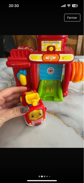 Caserne de pompier tire bolide