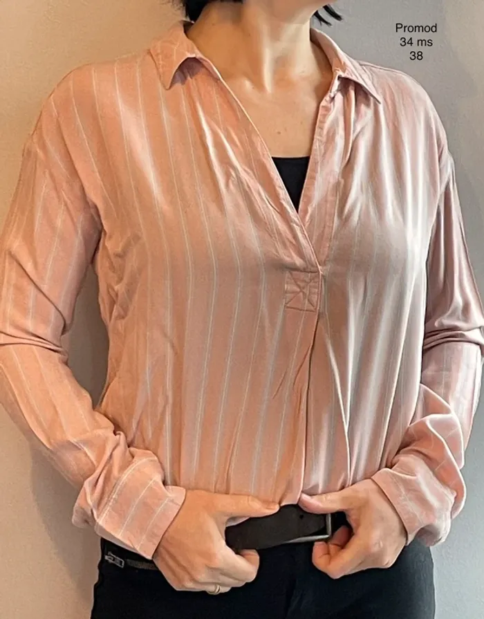Chemise blouse rose poudré et rayée