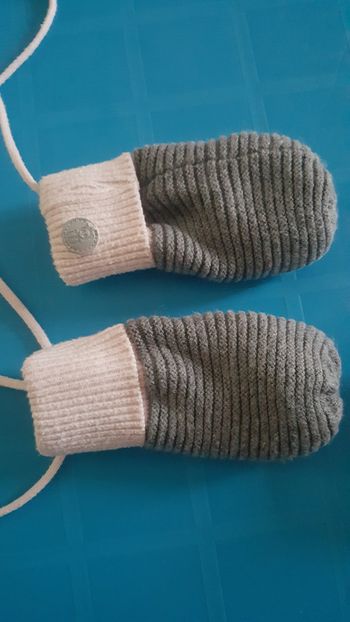 Moufles grises et roses 3/6 mois