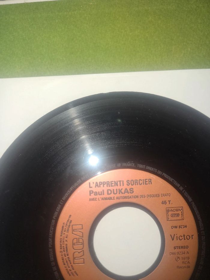 Livre : L'apprenti Sorcier et son vinyle - photo numéro 4