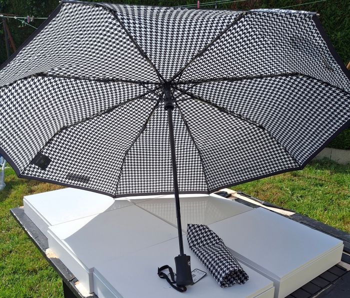 Parapluie 🌂 Pliant Bréal Noir / Blanc 
Logo Breal Neuf - photo numéro 4
