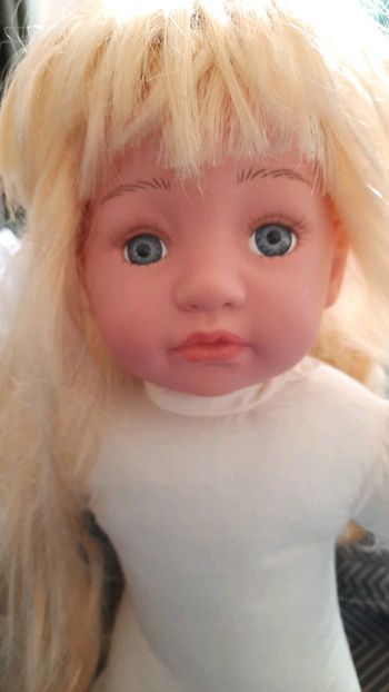 Poupée environ 30 -40 cm