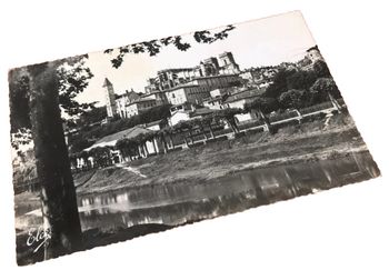 Carte postale ancienne Auch (Gers) Vue de la Cathédrale et la Ville
