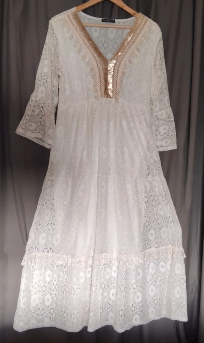 Robe longue dentelle