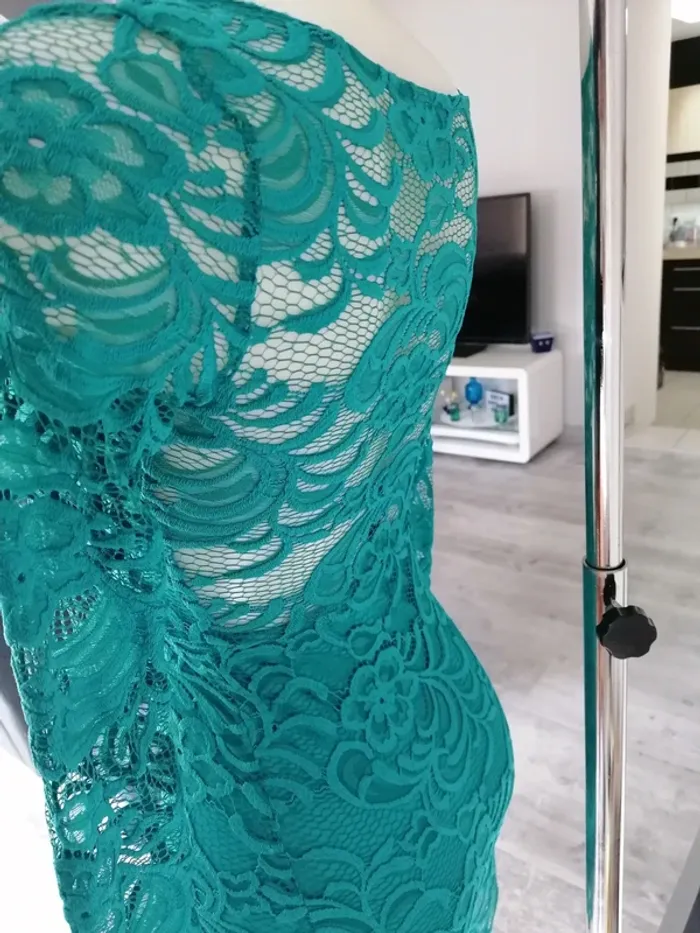 Robe doublée en partie H&M taille 34 - photo numéro 3