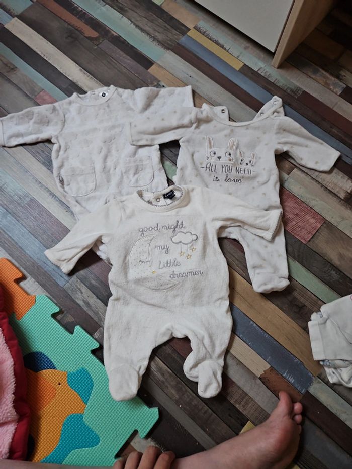 Lot 3 pyjamas hiver 1 mois