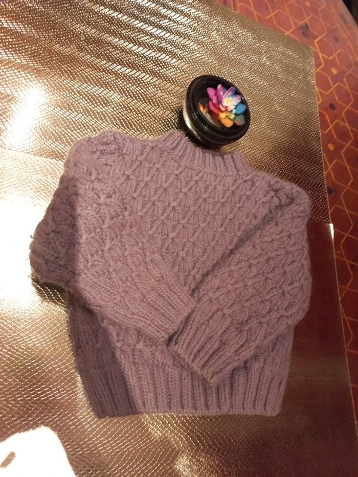 Beau pull chaud laine mauve fait main 9 mois - photo numéro 3