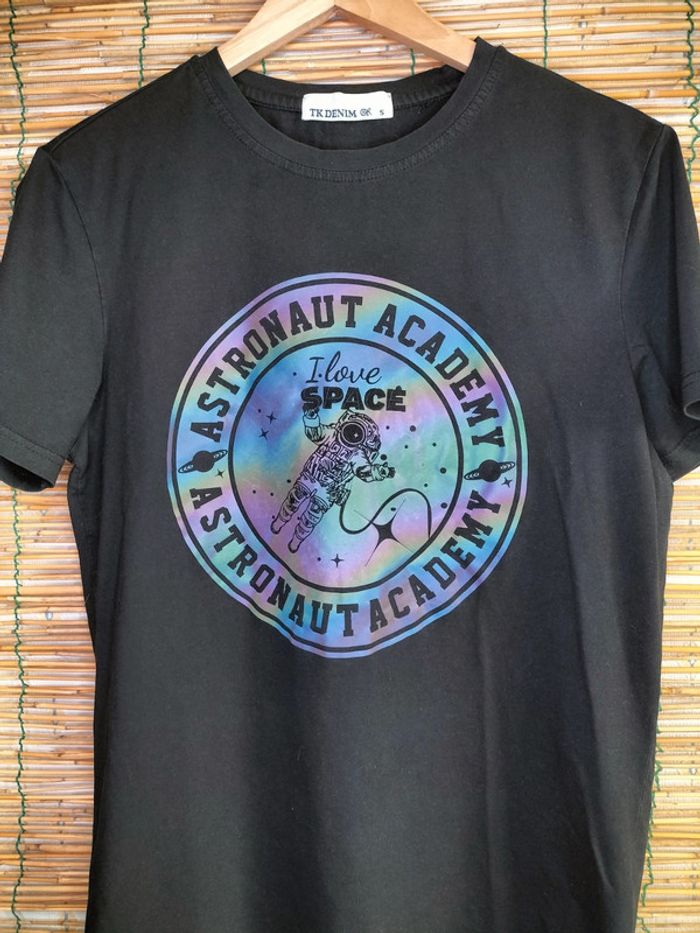 T-shirt noir avec motif astronaute, espace - photo numéro 3
