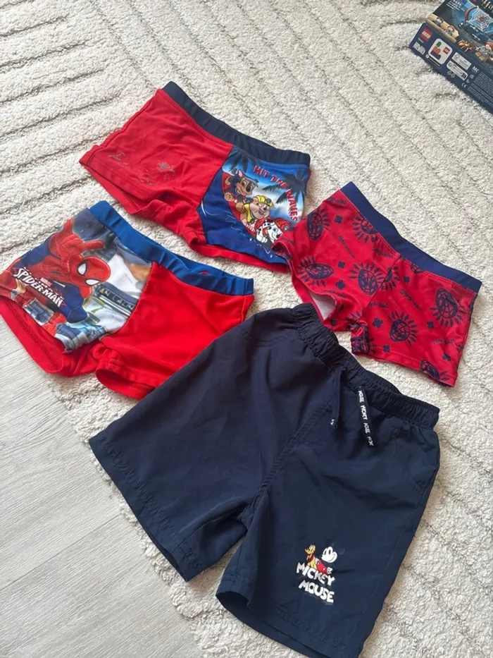 Lot maillot de bain short de bain piscine plage 3 ans