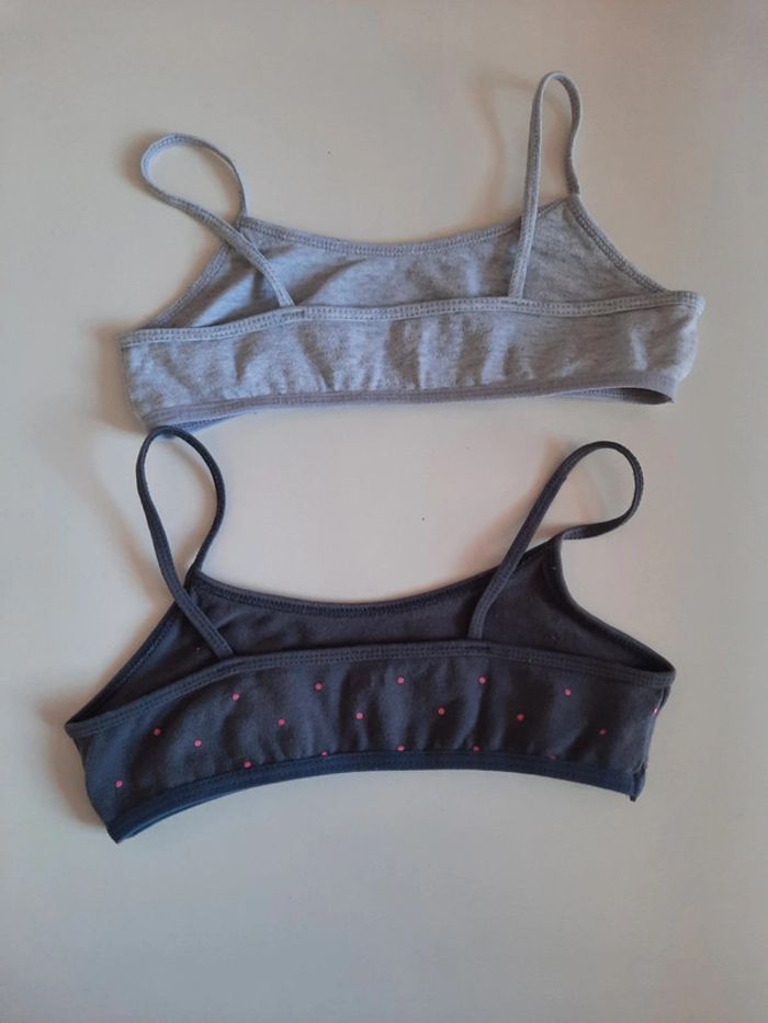 2 brassières 10ans - photo numéro 2