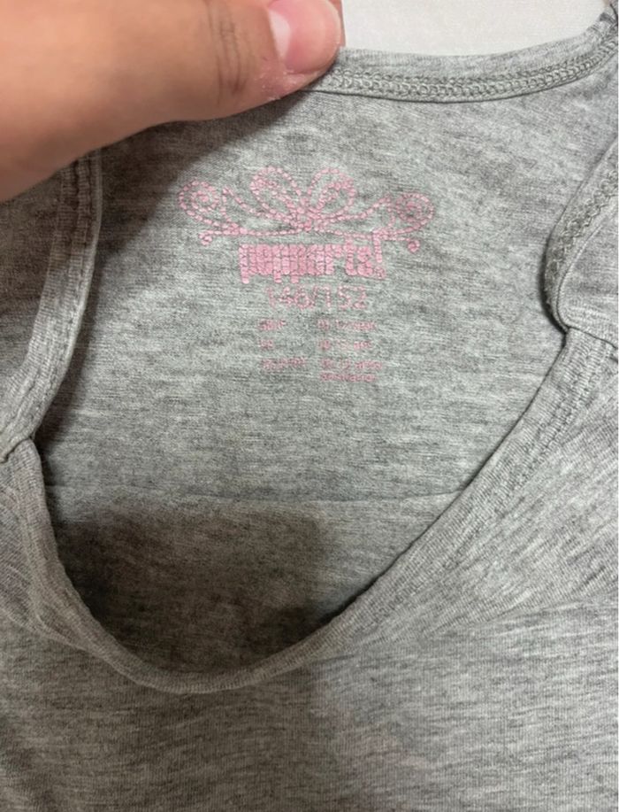 Deux débardeurs - photo numéro 2