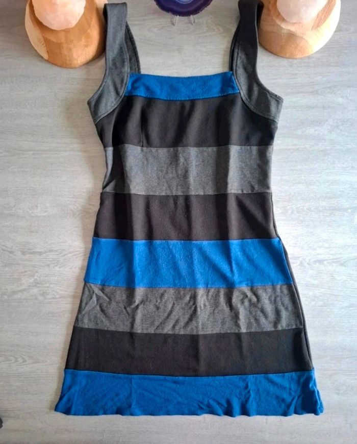 Robe tricolore taille 40 - photo numéro 2