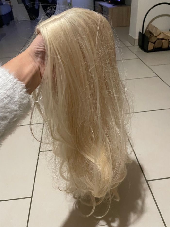 Perruque blonde