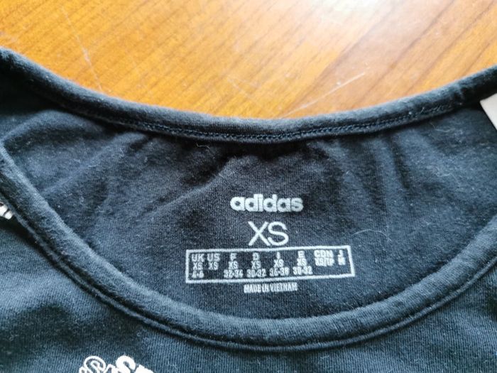 Tee-shirt Adidas XS - photo numéro 2