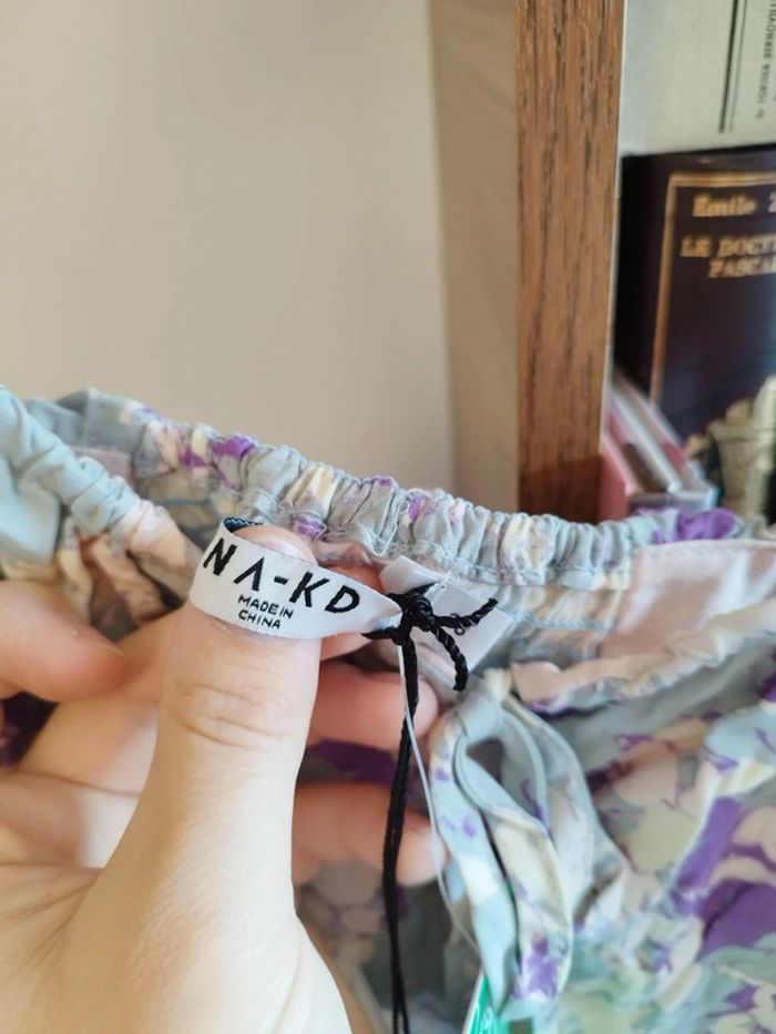 Très jolie robe NA-KD neuve taille 38 - photo numéro 8