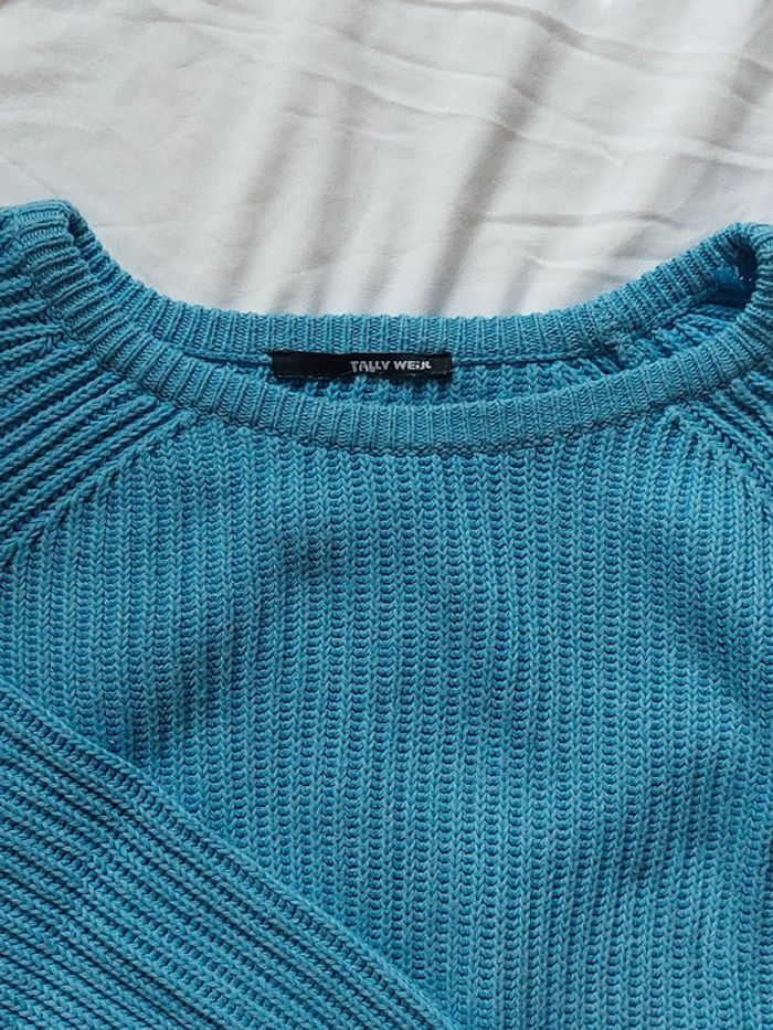 Pull bleu - photo numéro 3
