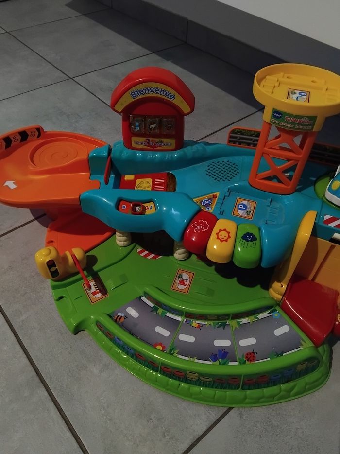 Mon garage éducatif tut tut bolides Vtech. - photo numéro 4