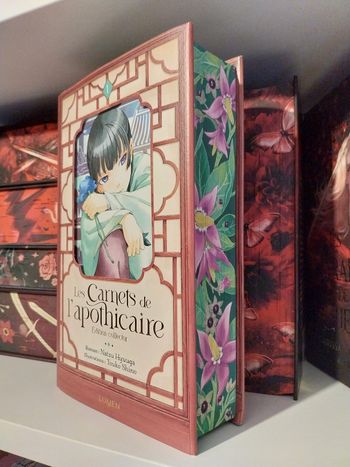Roman Les Carnets de l'Apothicaire tome 1 Relié Collector avec jaspage Lumen Natsu Hyuuga
