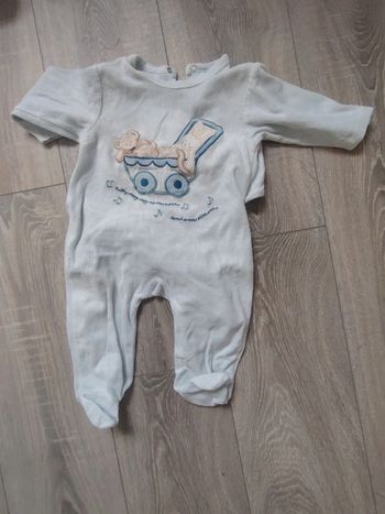 Pyjama taille 9 mois