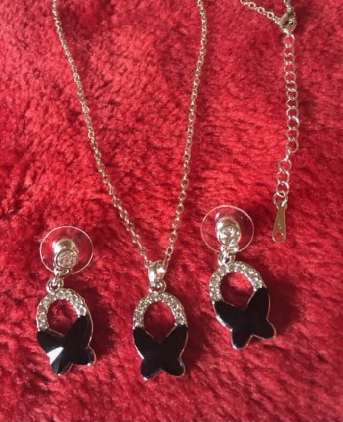 Ensembles Parure Papillon Posé Ornés D’un Cristal Noire et Cristaux Transparent Plaque Or Blanc Rhodium poinçon - photo numéro 7