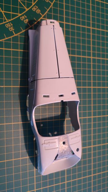 Carcasse carrosserie pièce détachée miniature Bburago Burago Alfa Romeo 2300 spider 1932 1/18 1/18e