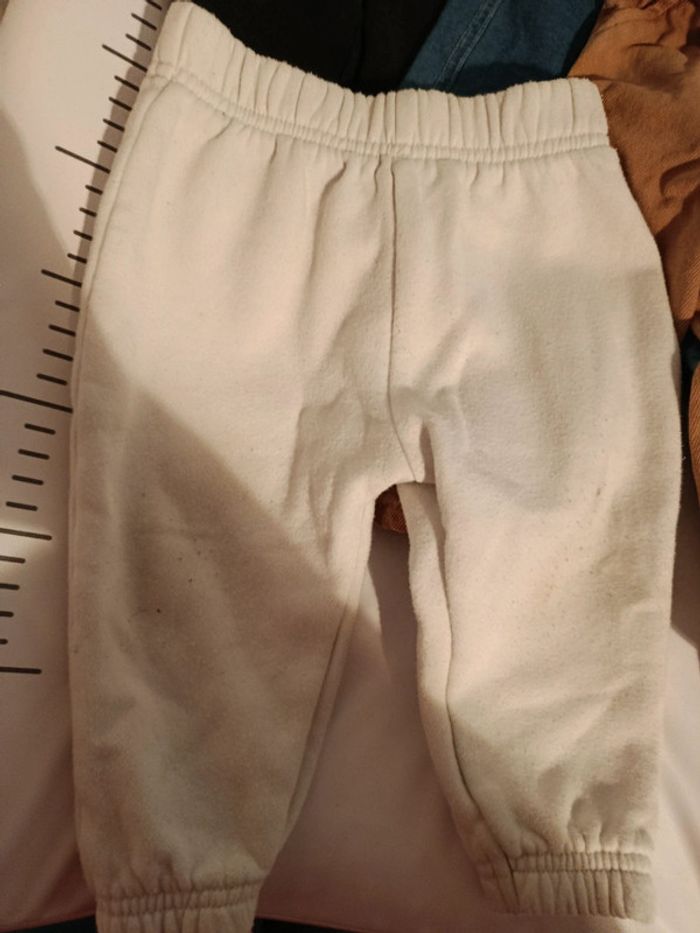 Lot pantalon bebe 6/9 mois - photo numéro 2