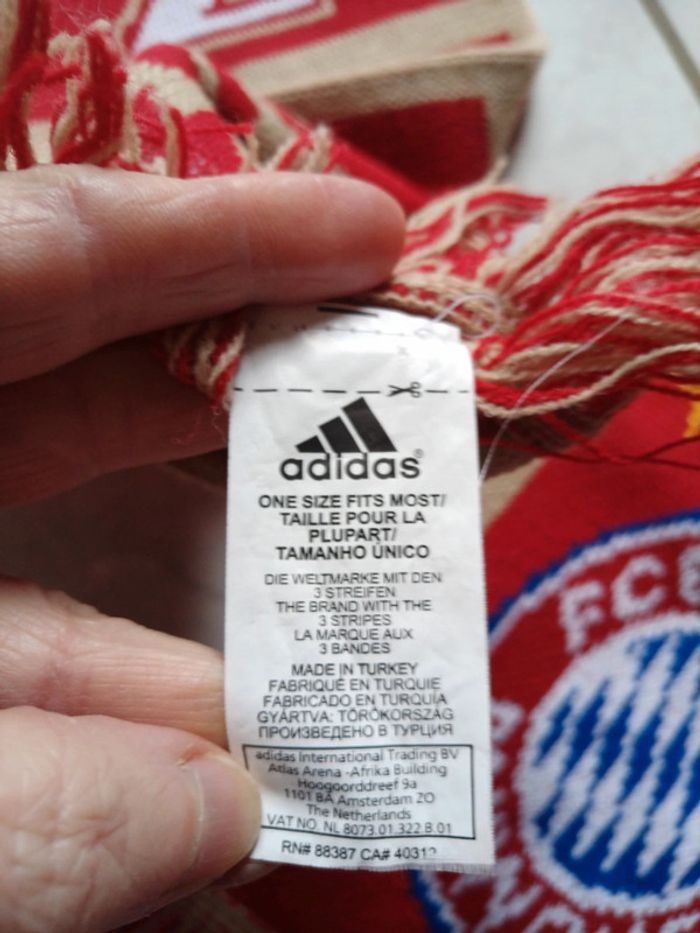 Belle écharpe supporteur fan FC Bayern München de Adidas - photo numéro 7