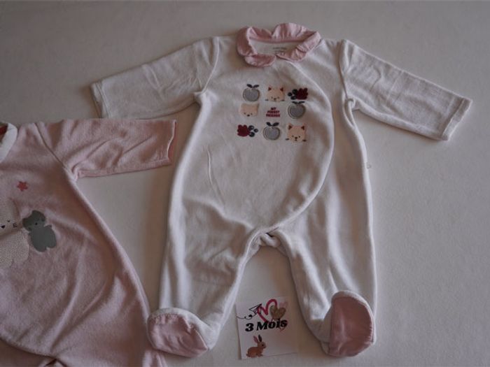 Lot n°6 de 2 Pyjamas velours blancs/roses fantaisies Obaibi en 3 mois - photo numéro 2