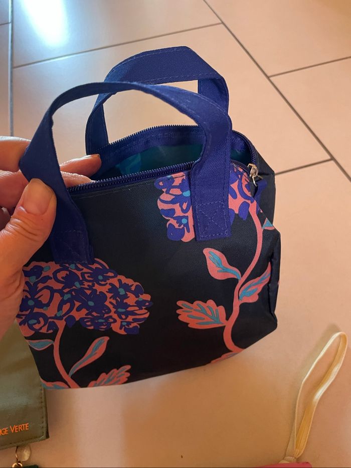 Lot trousse maquillage et toilette - photo numéro 4