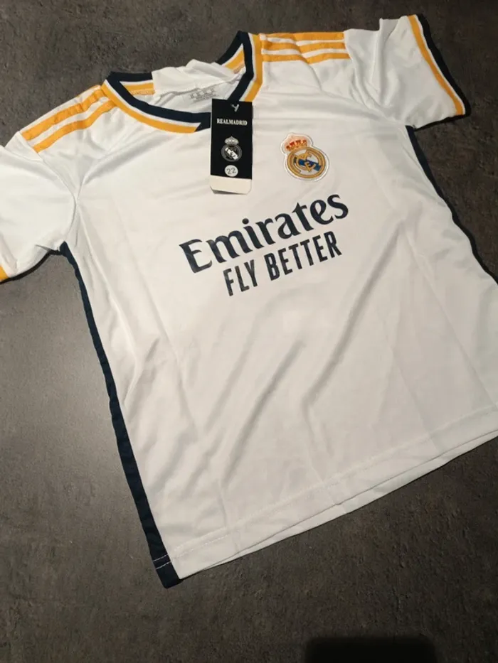 Tenue foot Real Madrid Jude Bellingham blanc. T.22 - photo numéro 2