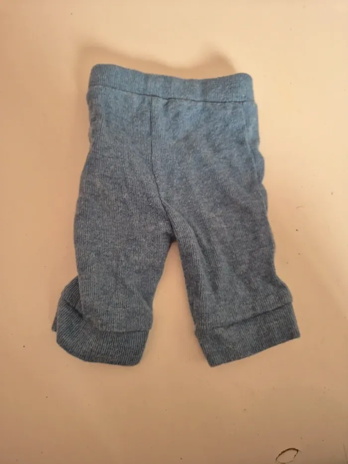 Pantalon 1 mois - photo numéro 3