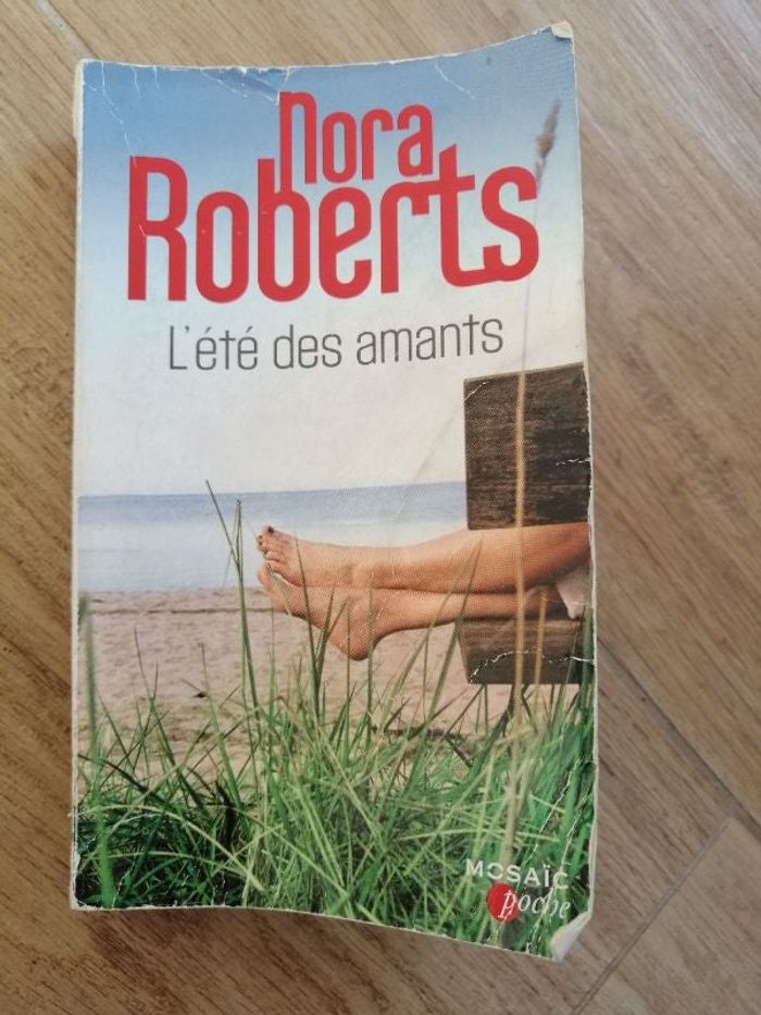 Roman L'été des amants de Nora Roberts en bon état